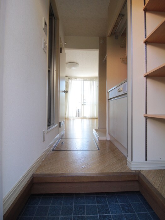 物件内観写真18　(玄関)