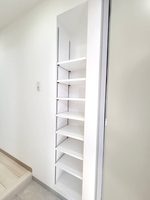 物件内観写真15　(靴箱)