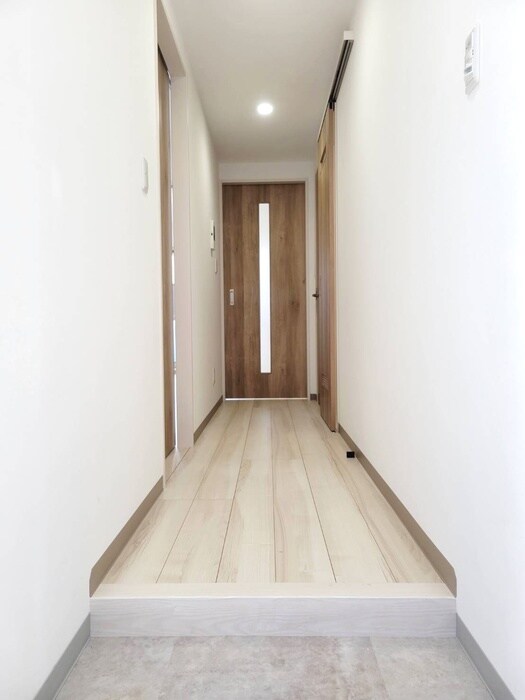 物件内観写真16　(廊下)