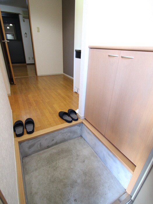 物件内観写真16　(玄関)