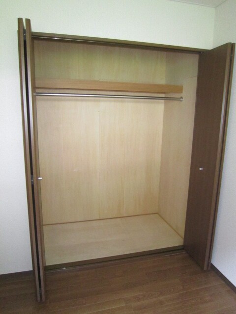 物件内観写真6　(収納)