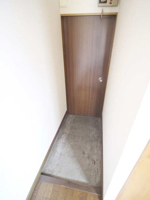 物件内観写真12　(玄関)