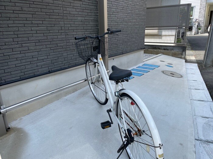 物件外観写真4　(駐輪場)