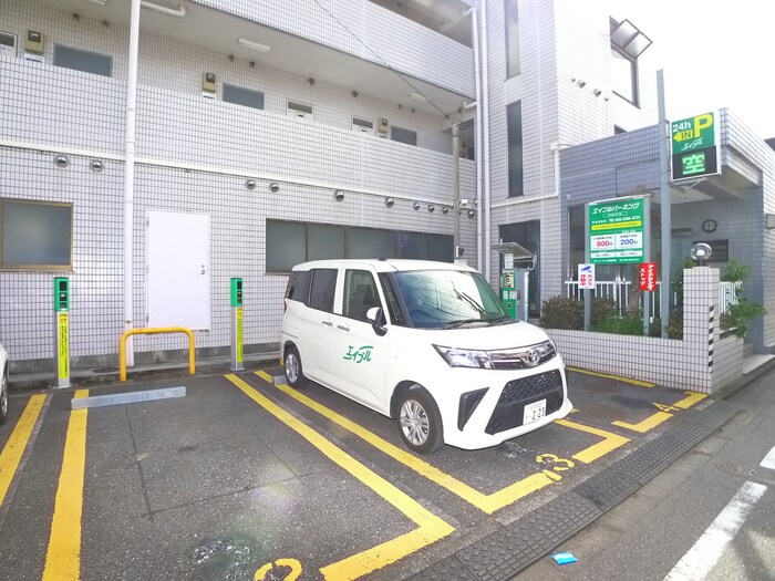 物件外観写真6　(エントランス部分)