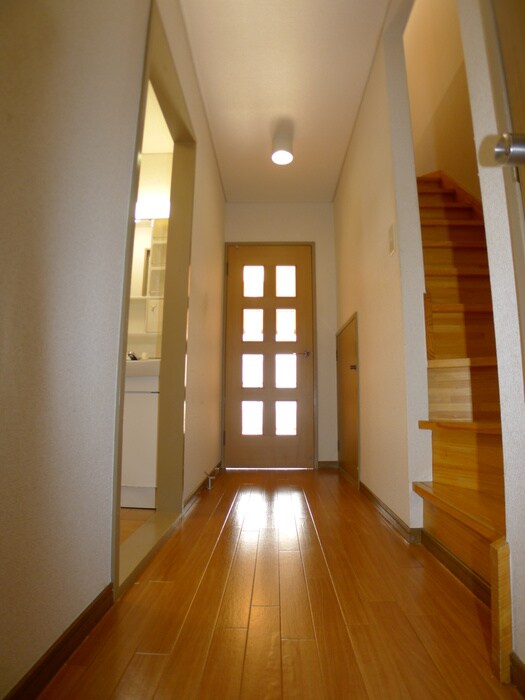 物件内観写真16　(廊下)