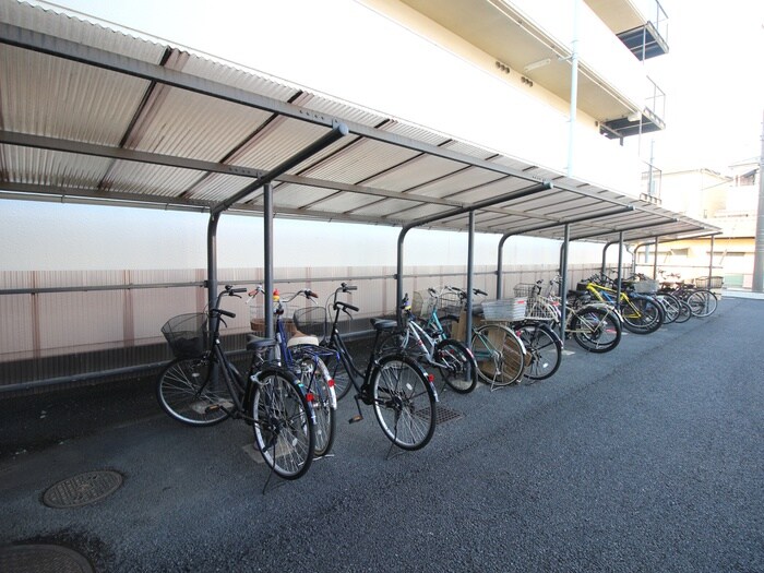 物件外観写真5　(駐輪場)