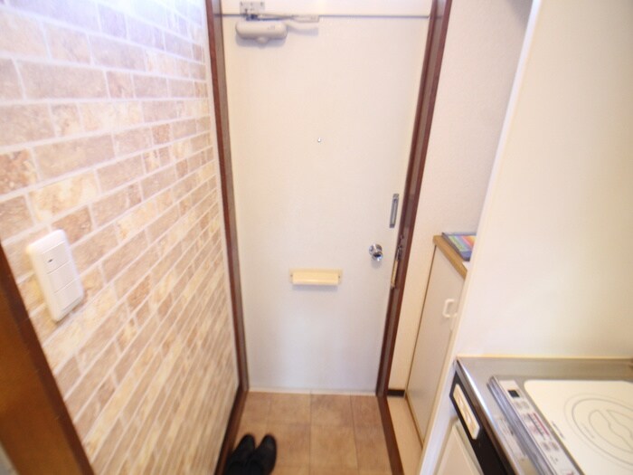 物件内観写真9　(玄関)