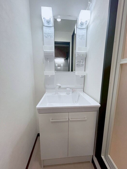 物件内観写真11　(洗面)