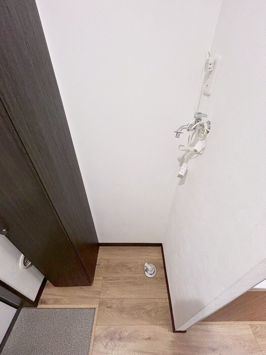 物件内観写真12　(洗濯機置場)