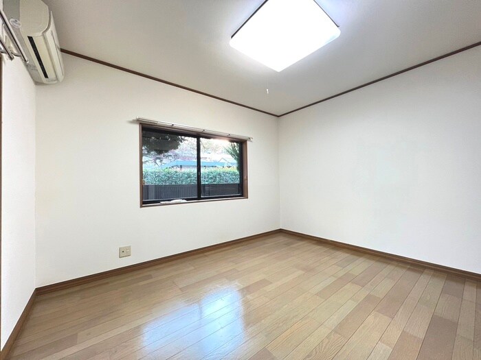 物件内観写真8　(居室)