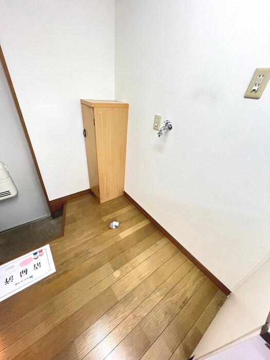 物件内観写真15　(洗濯機置場)