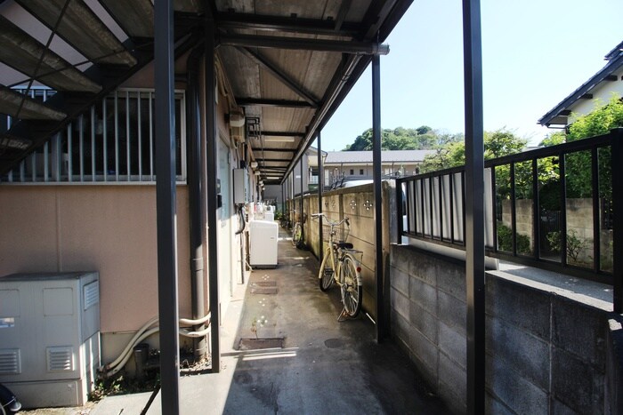 物件外観写真4　(エントランス部分)