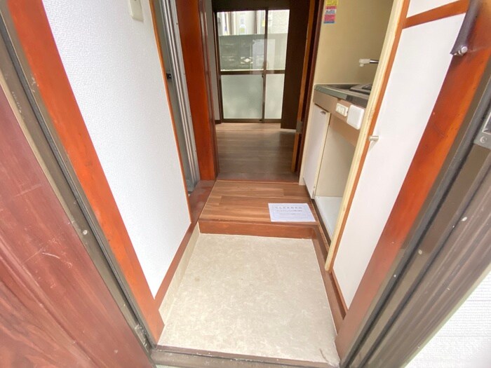 物件内観写真12　(玄関)