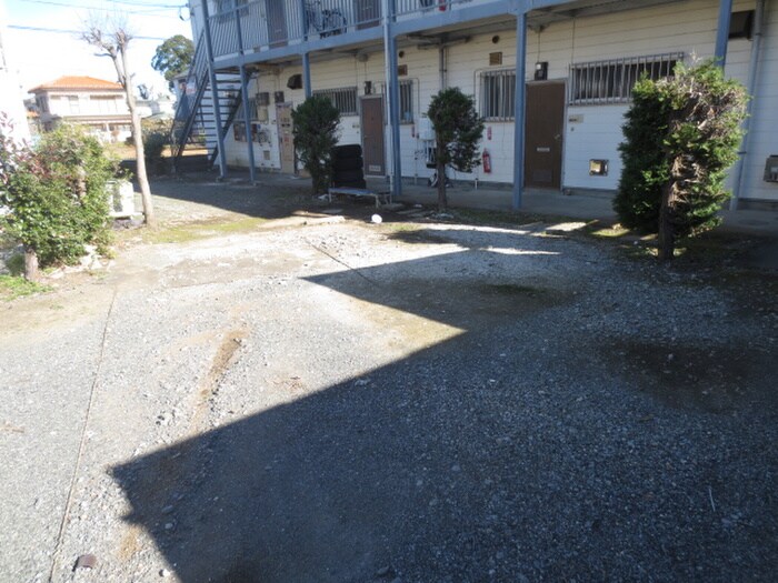 物件外観写真6　(駐車場)