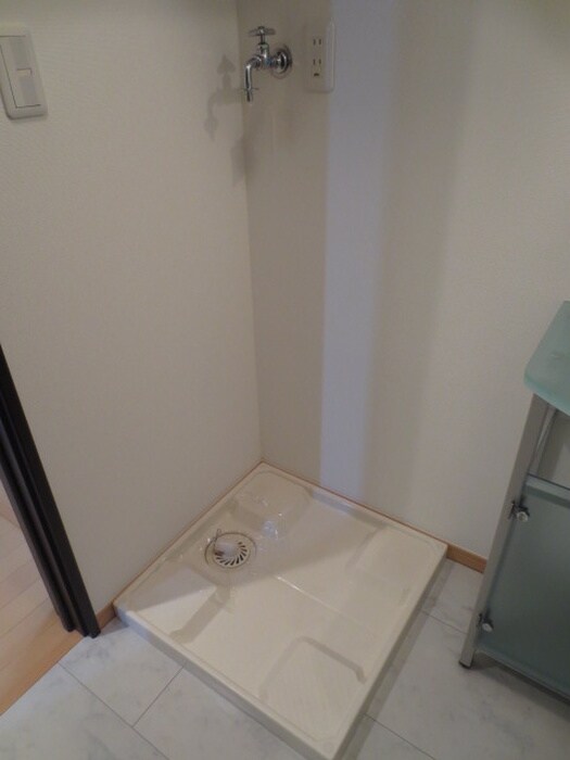 物件内観写真12　(洗濯機置場)