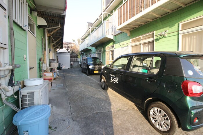 物件外観写真3　(駐車場)