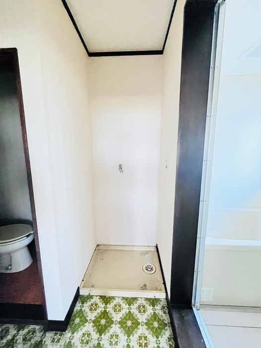 物件内観写真16　(洗濯機置場)