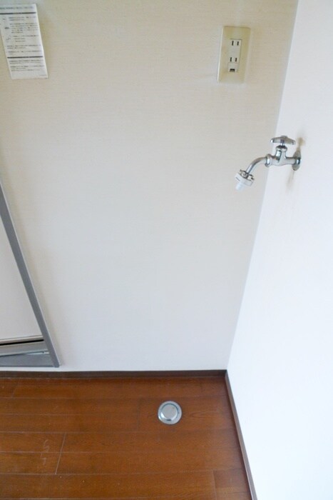 物件内観写真11　(洗濯機置場)