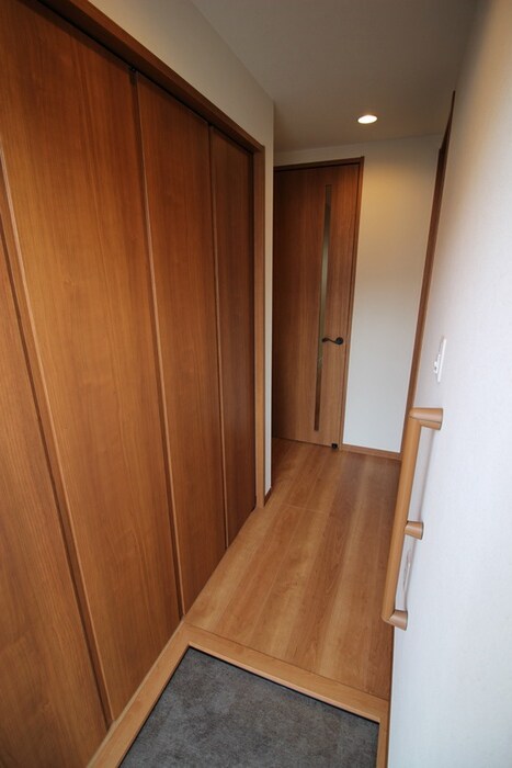 物件内観写真15　(玄関)