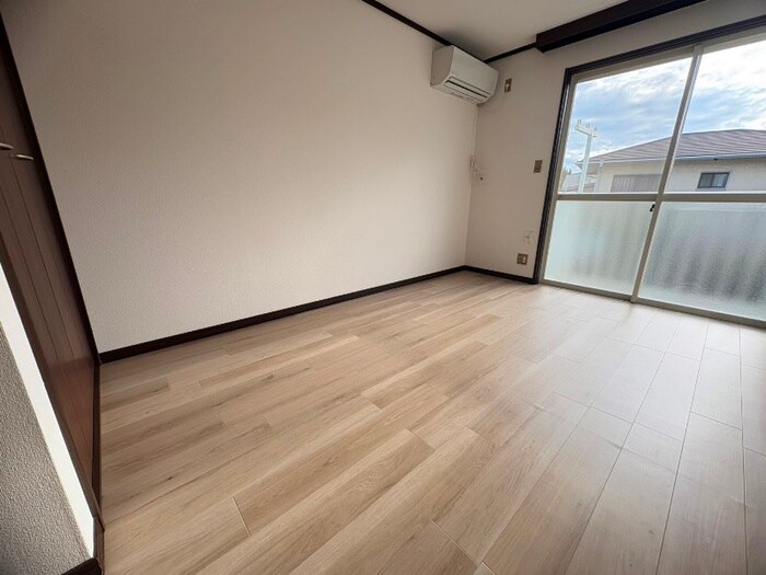 物件内観写真10　(居室)