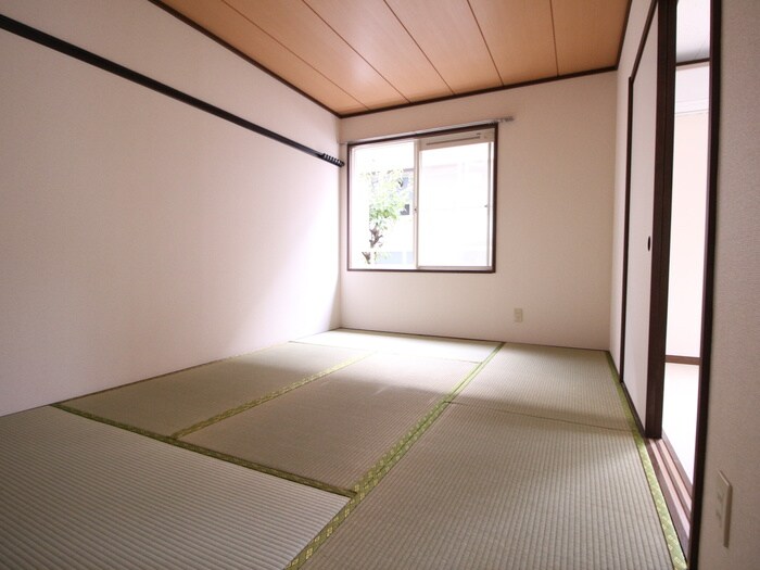 物件内観写真8　(居室)