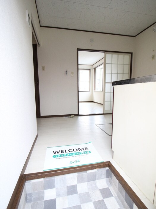 物件内観写真16　(玄関)