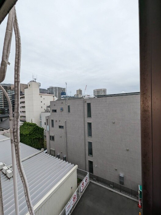 物件内観写真12　(室内からの展望)