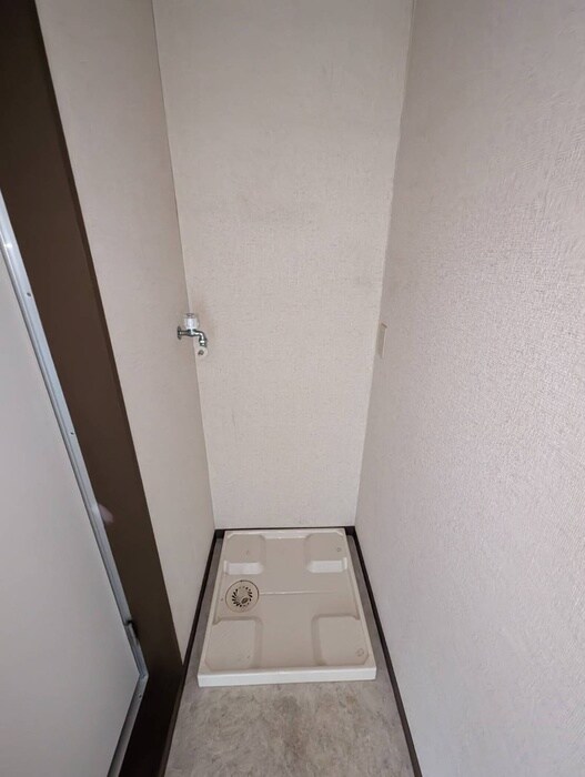 物件内観写真15　(洗濯機置場)