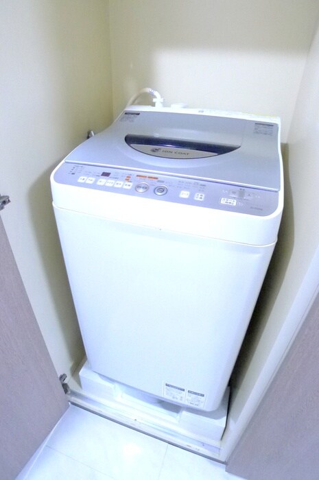 物件内観写真13　(洗濯機置場)