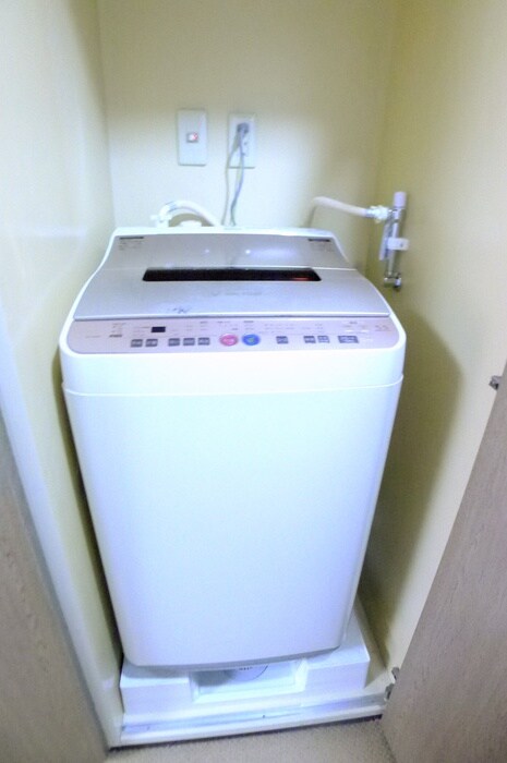 物件内観写真14　(洗濯機置場)