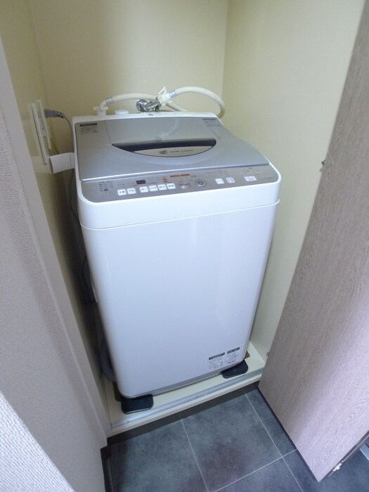 物件内観写真15　(洗濯機置場)