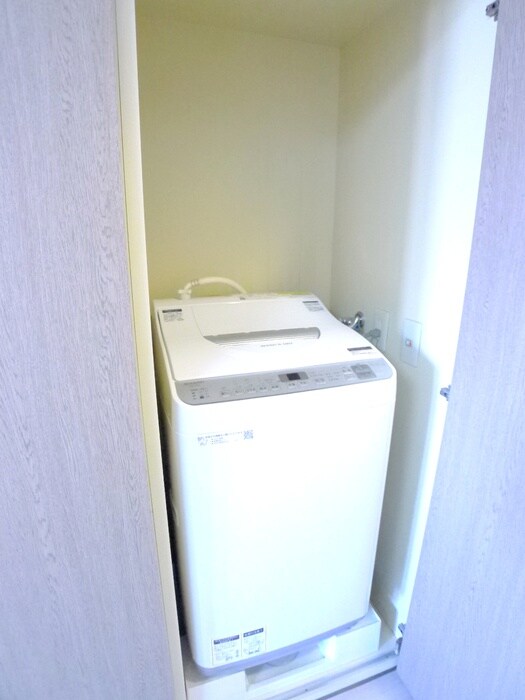 物件内観写真15　(洗濯機置場)