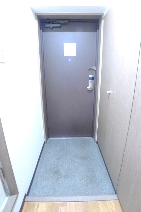 物件内観写真16　(玄関)