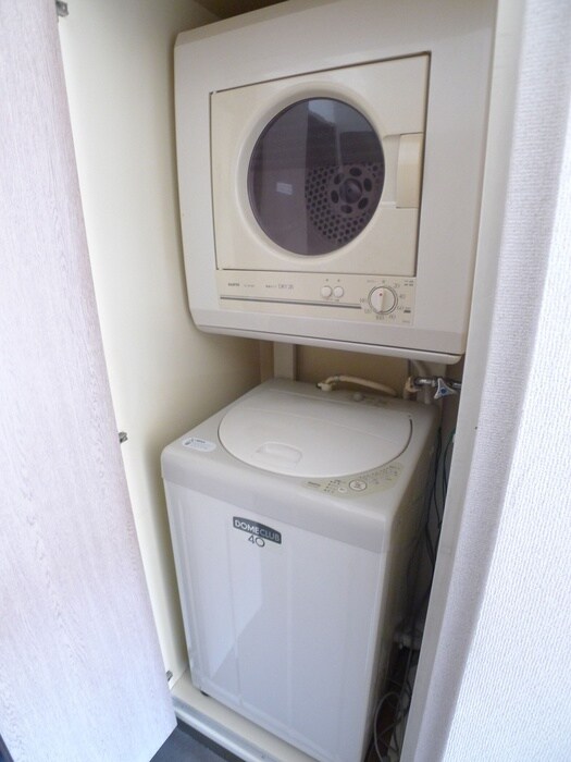 物件内観写真18　(洗濯機置場)