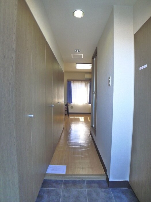 物件内観写真19　(玄関)