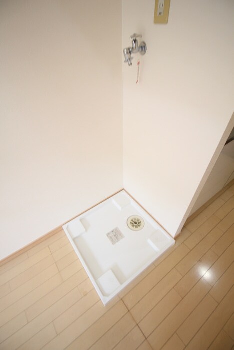 物件内観写真12　(洗濯機置場)