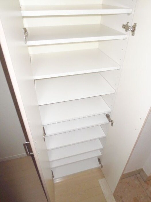 物件内観写真12　(靴箱)