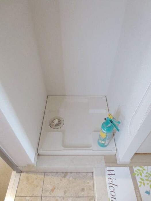 物件内観写真13　(洗濯機置場)