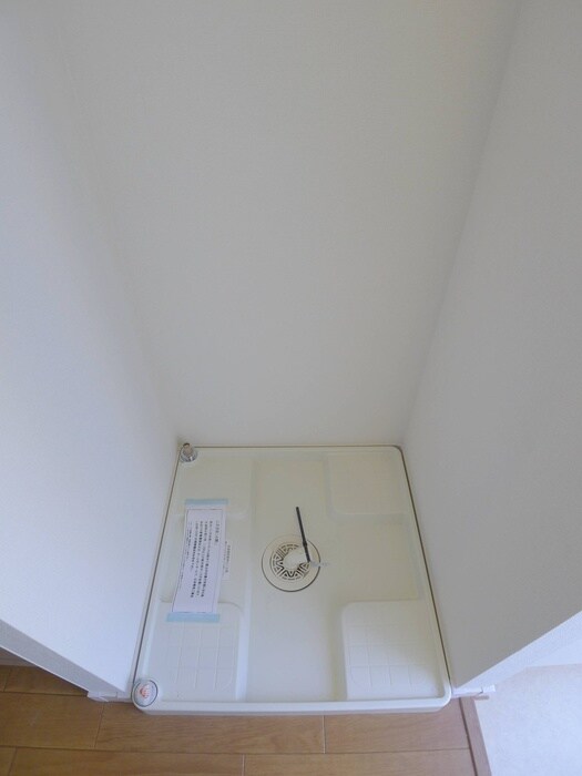 物件内観写真11　(洗濯機置場)