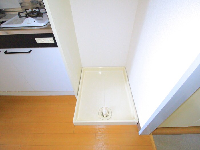 物件内観写真12　(洗濯機置場)