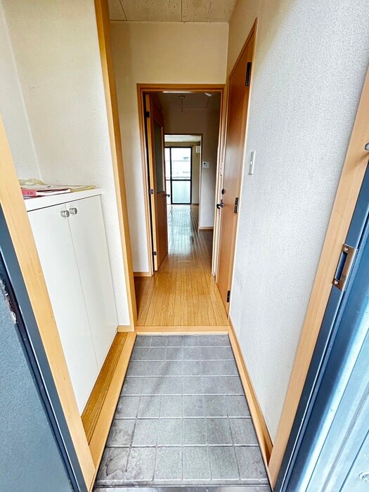 物件内観写真16　(玄関)