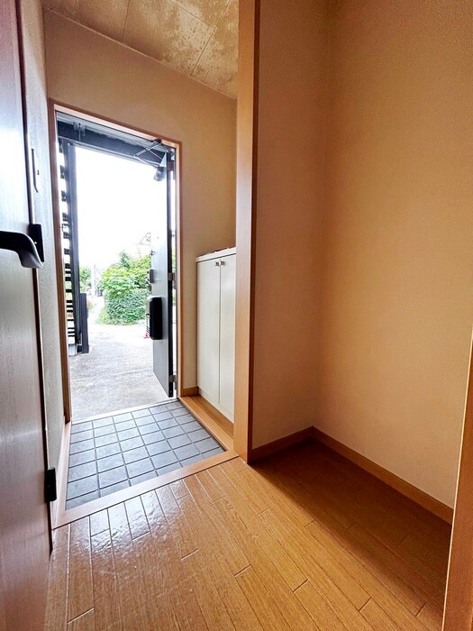 物件内観写真17　(玄関)