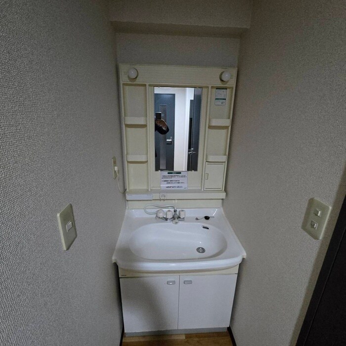 物件内観写真11　(洗面)
