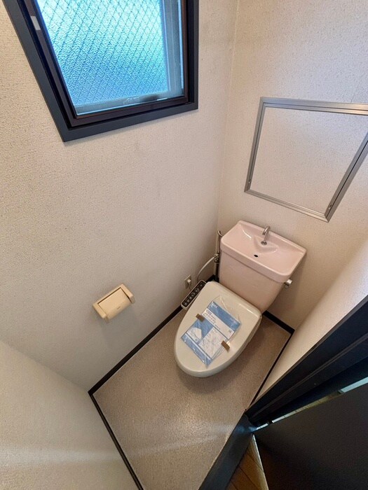 物件内観写真14　(トイレ)