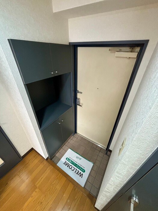 物件内観写真16　(玄関)