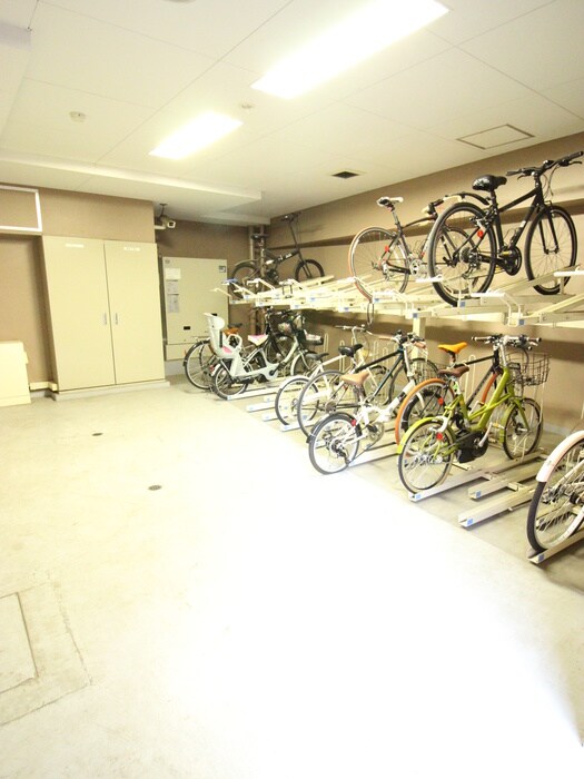 物件外観写真6　(駐輪場)