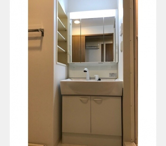 物件内観写真10　(洗面)