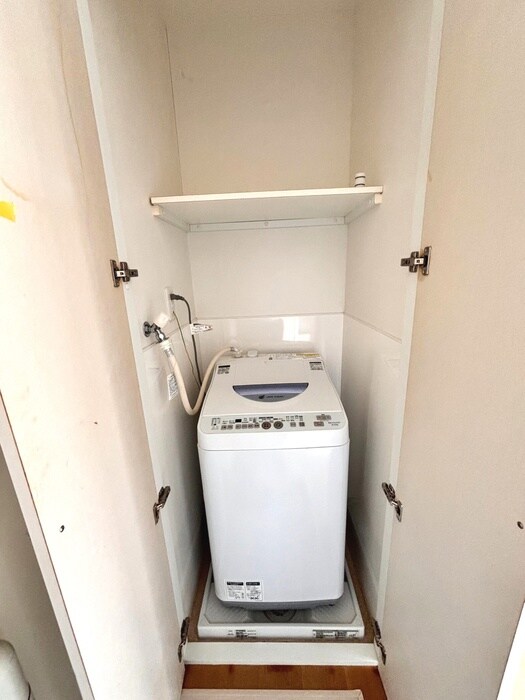 物件内観写真14　(洗濯機置場)