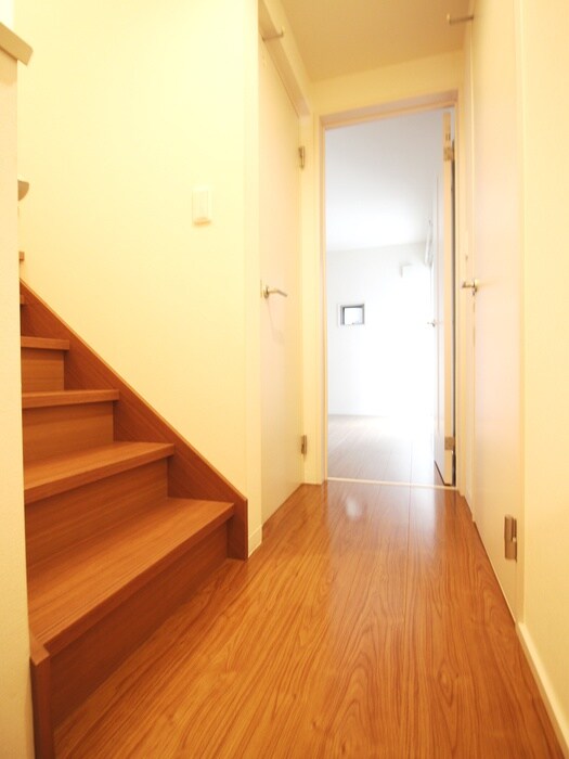 物件内観写真16　(廊下)