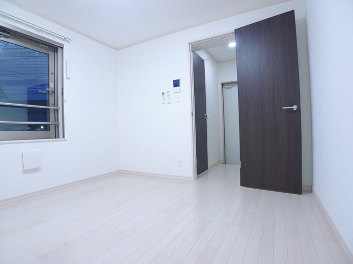 物件内観写真9　(室内からの展望)